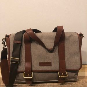 Dooney&Bourke Hunter Messenger sample bag